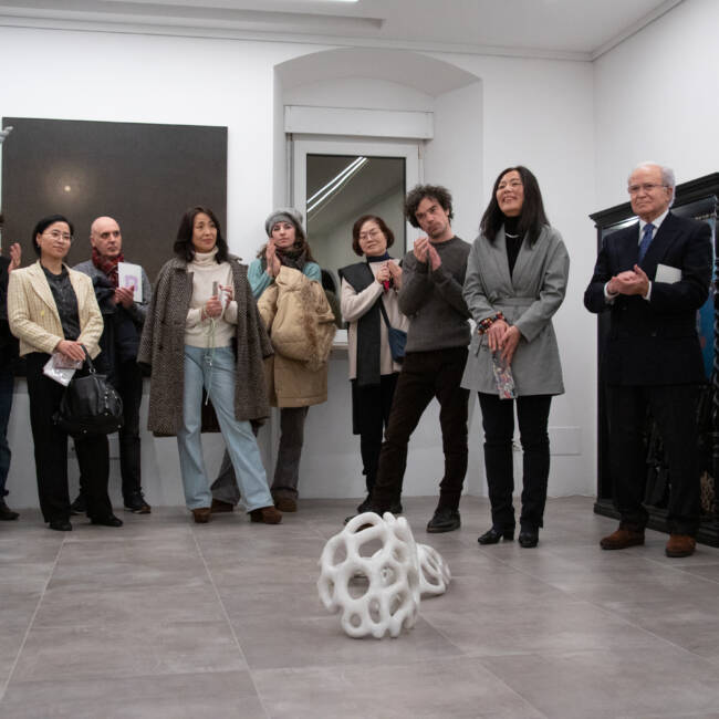 On uncertain grounds - 2023 - Corea del Sud